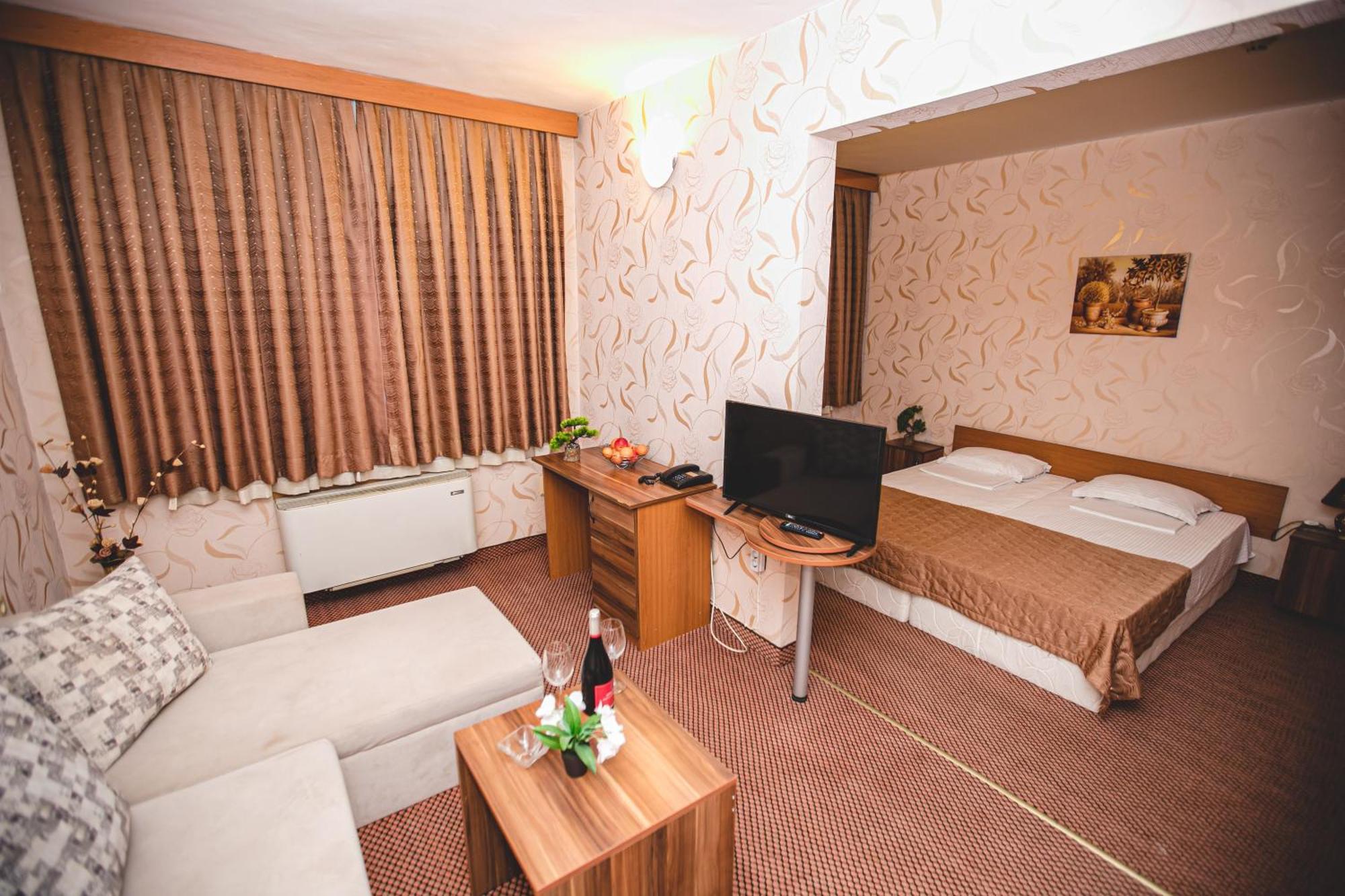 Rodopi Hotel CChaskovo Exteriör bild