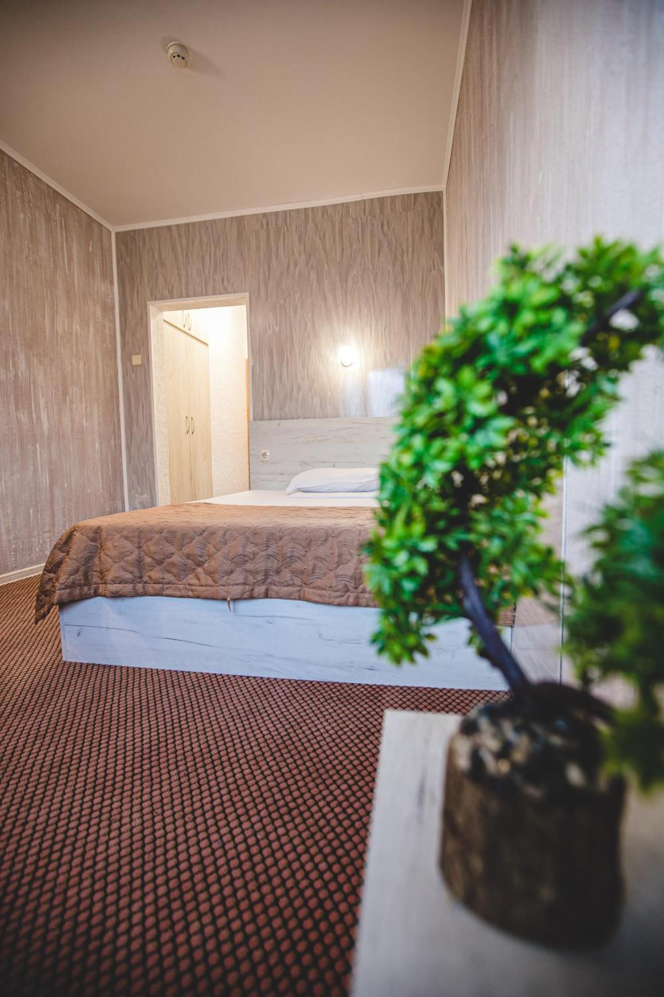 Rodopi Hotel CChaskovo Exteriör bild