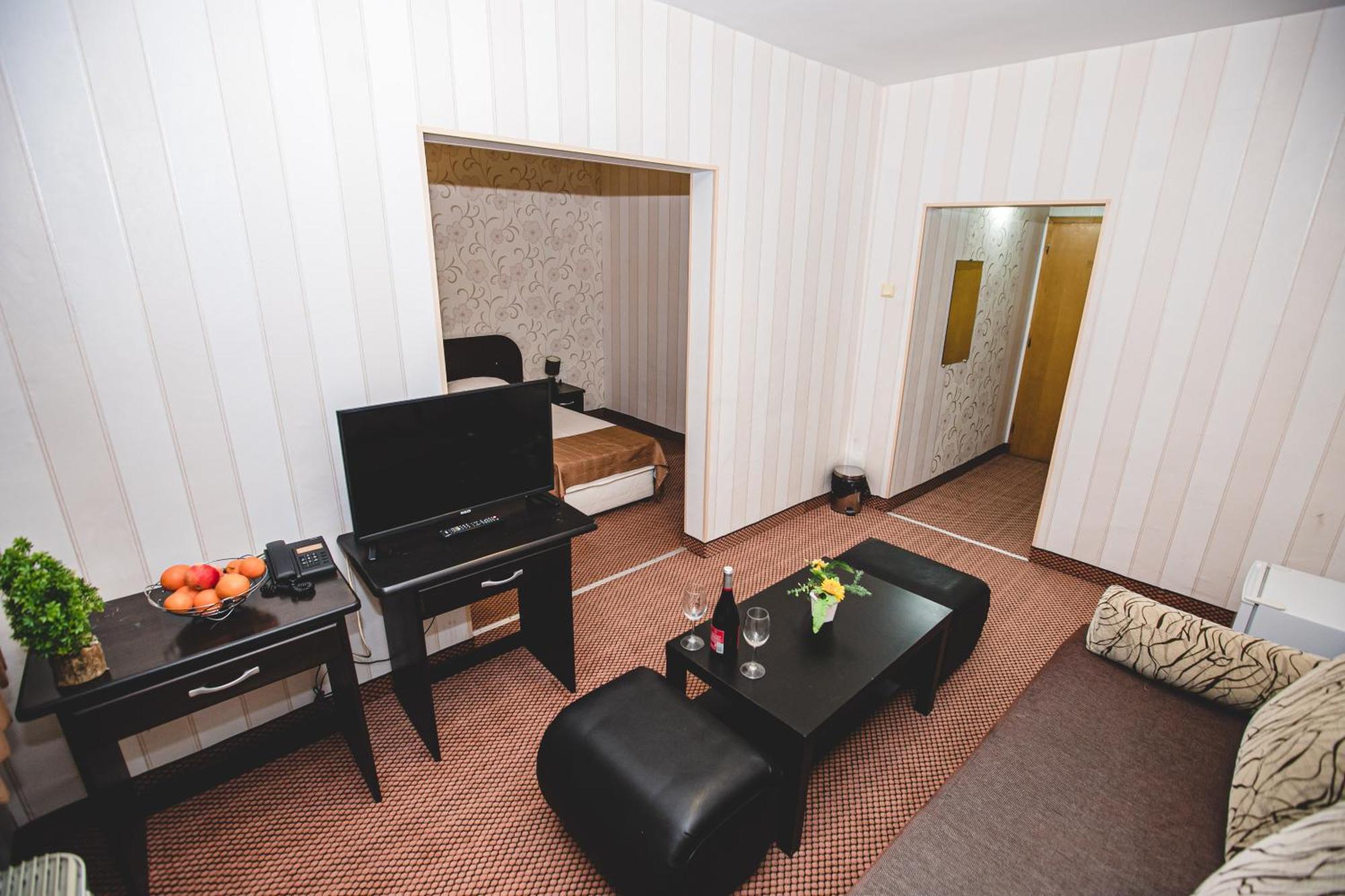 Rodopi Hotel CChaskovo Exteriör bild