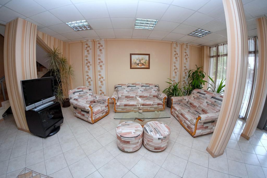 Rodopi Hotel CChaskovo Exteriör bild