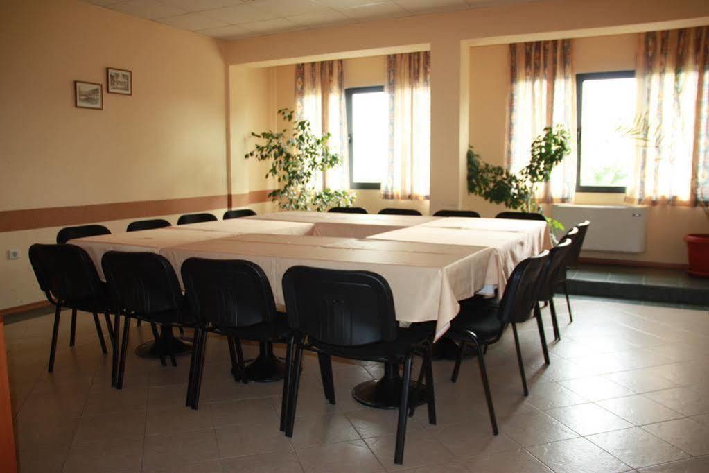 Rodopi Hotel CChaskovo Exteriör bild