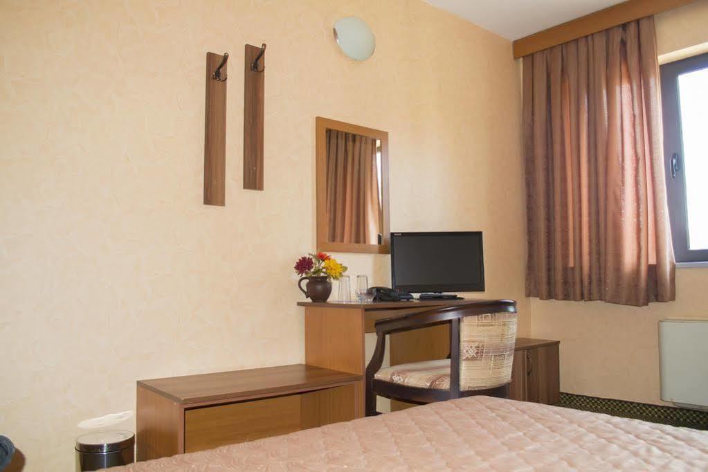 Rodopi Hotel CChaskovo Exteriör bild