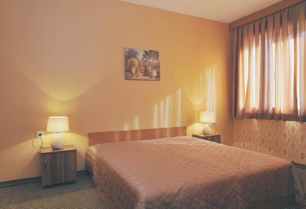Rodopi Hotel CChaskovo Exteriör bild