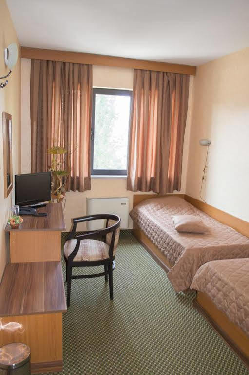 Rodopi Hotel CChaskovo Exteriör bild