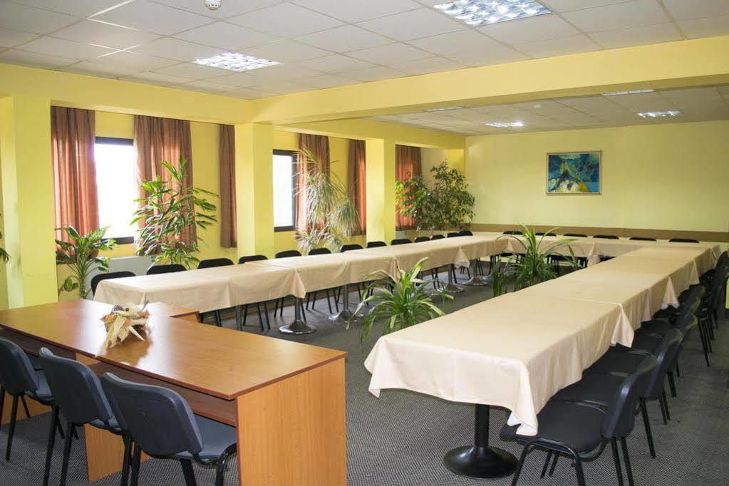 Rodopi Hotel CChaskovo Exteriör bild